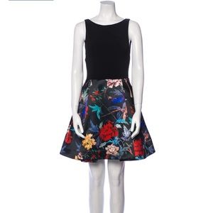 Alice + Olivia - Amabel Floral Print Dress